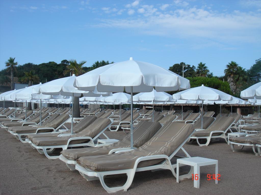 Agay Beach Hotel Saint-Raphaël Buitenkant foto