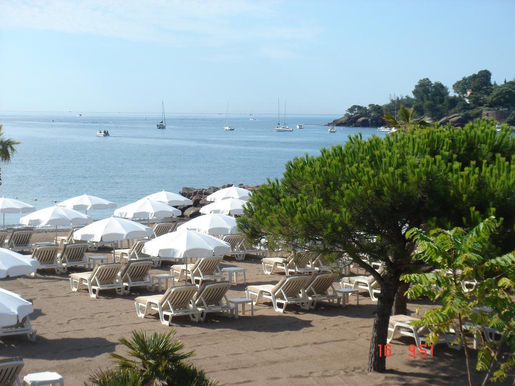 Agay Beach Hotel Saint-Raphaël Buitenkant foto