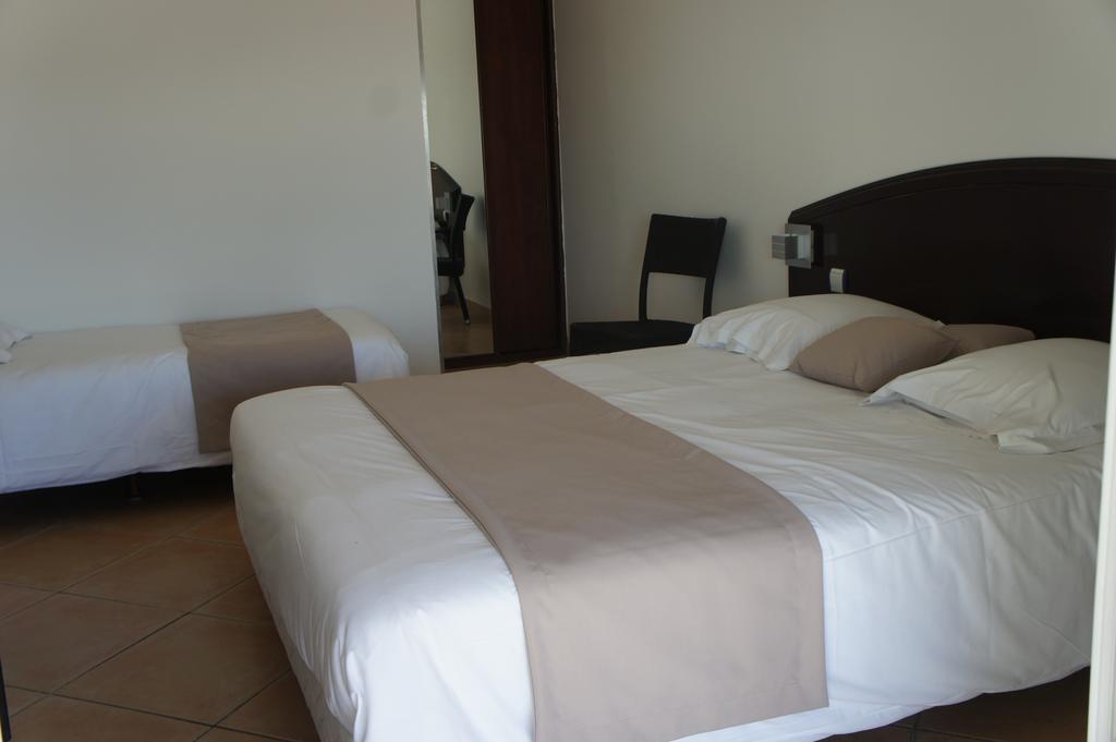 Agay Beach Hotel Saint-Raphaël Kamer foto